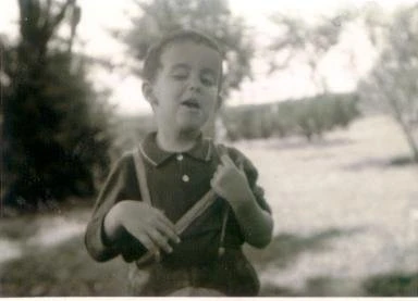 João Afonso — criança com guitarra